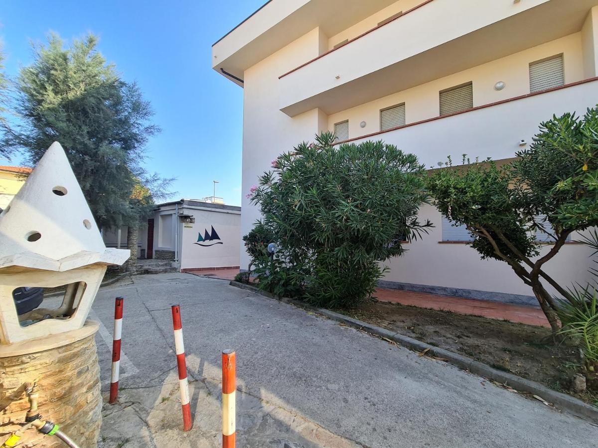 Caravel Monolocale Villa Camaiore Bagian luar foto